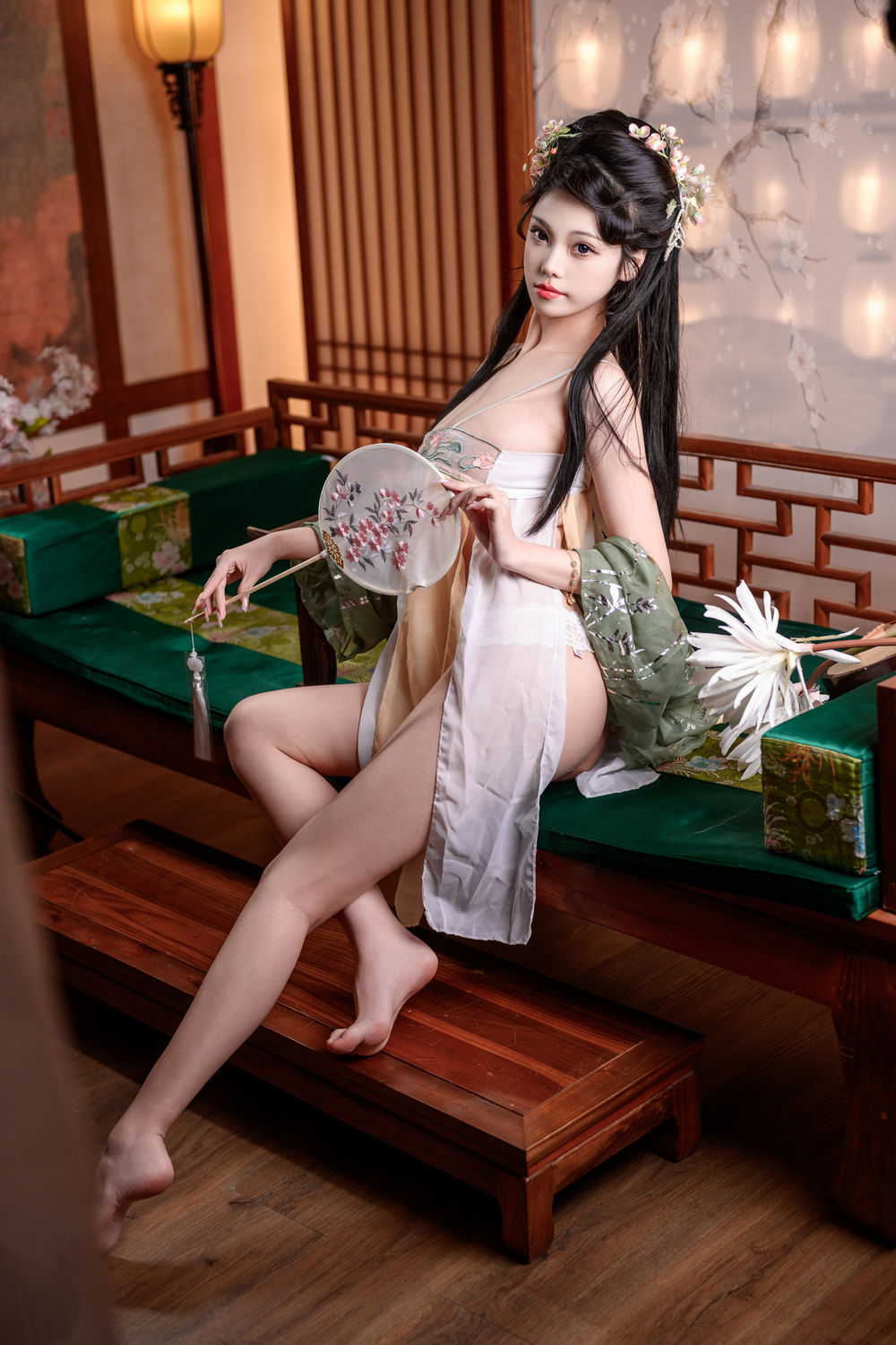 蜜汁猫裘 粉黛 [56P1V-1.85GB]
