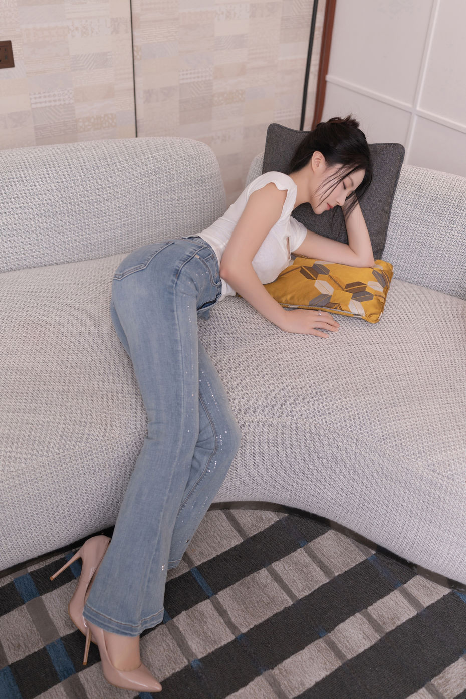鱼子酱《借宿》原版写真 [120P-1.34G]
