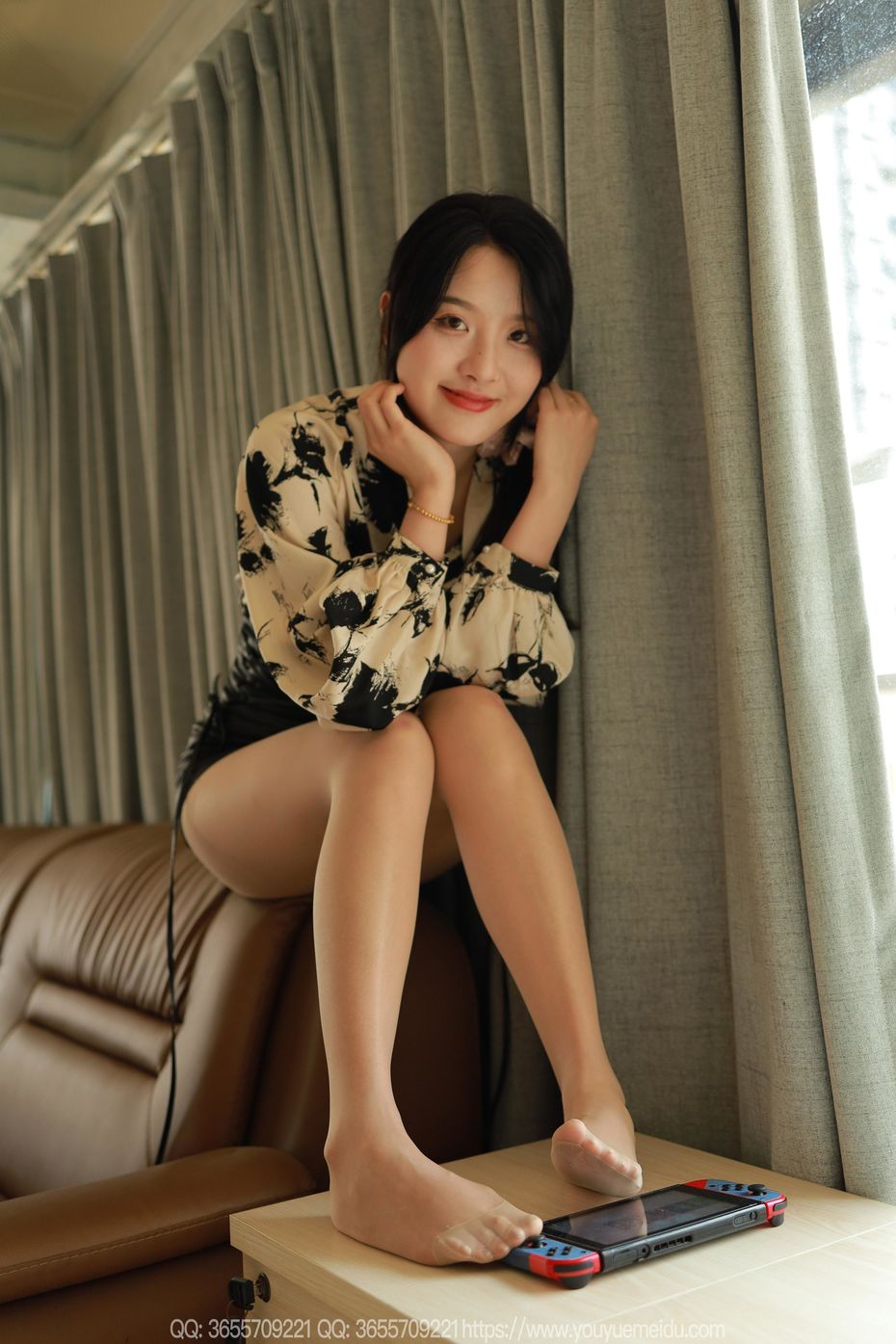 [IESS异思趣向] 2025.04.04 丝享家 2019 婉萍《双脚成行（下）》[88P-70MB]